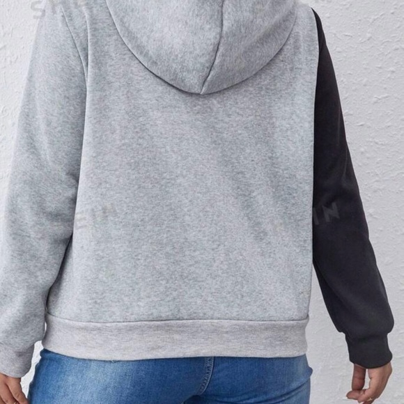 BOGO! ❤️SHEIN❤️ Curve Sweatshirt - Picture 2 of 10